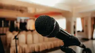 Conferencia hasta 100